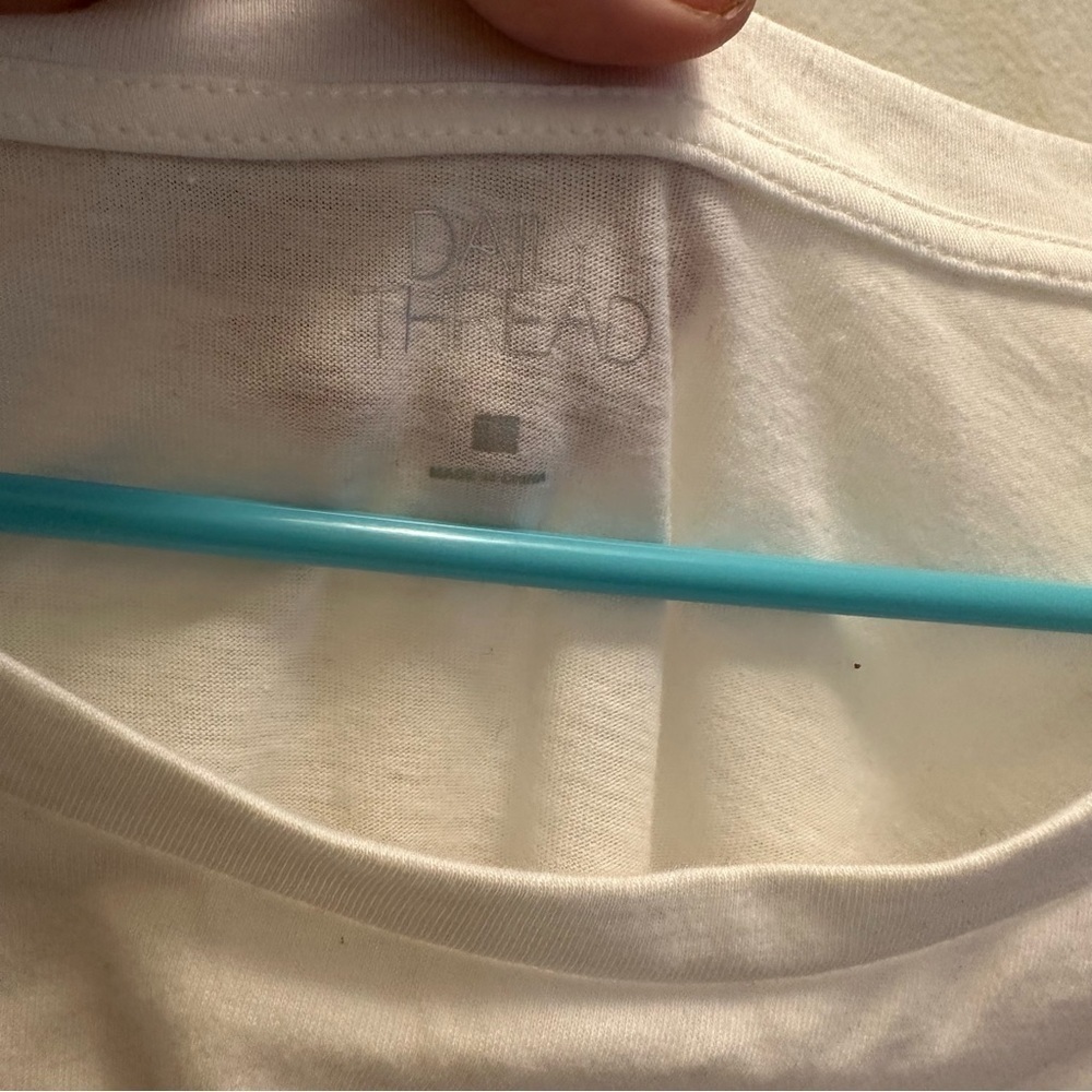 Daily Thread | White Top Size Small - Picture 3 of 8